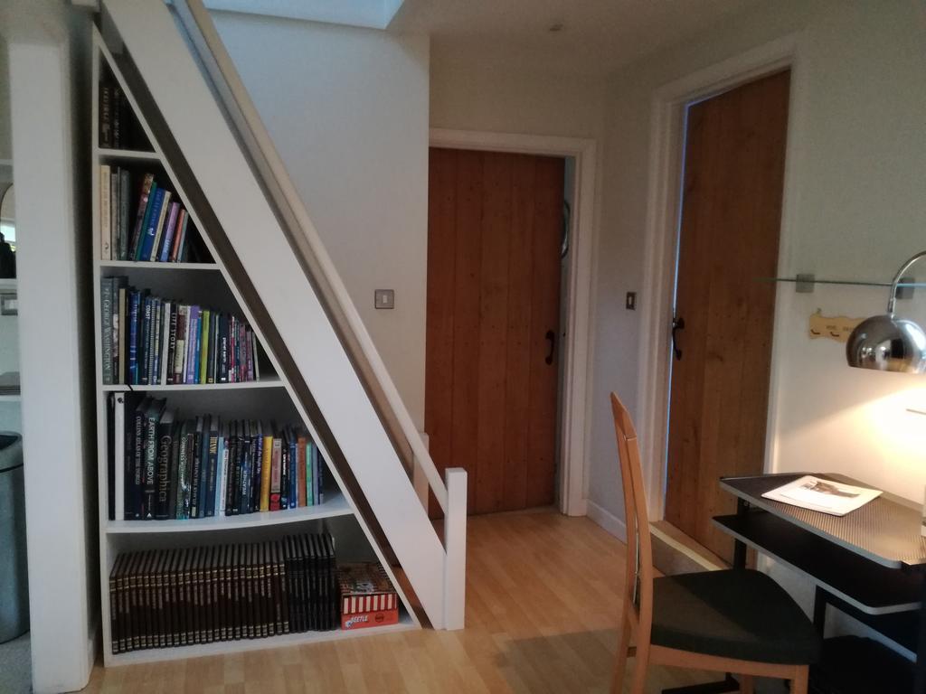 The Gate Cottage Itchenor Экстерьер фото