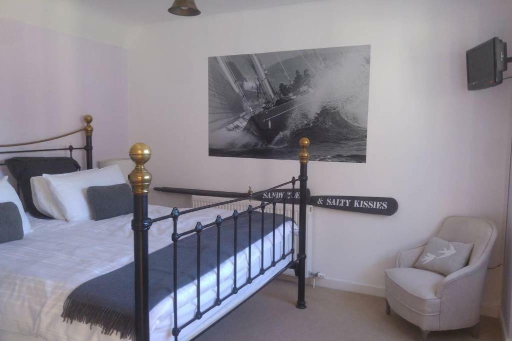 The Gate Cottage Itchenor Экстерьер фото